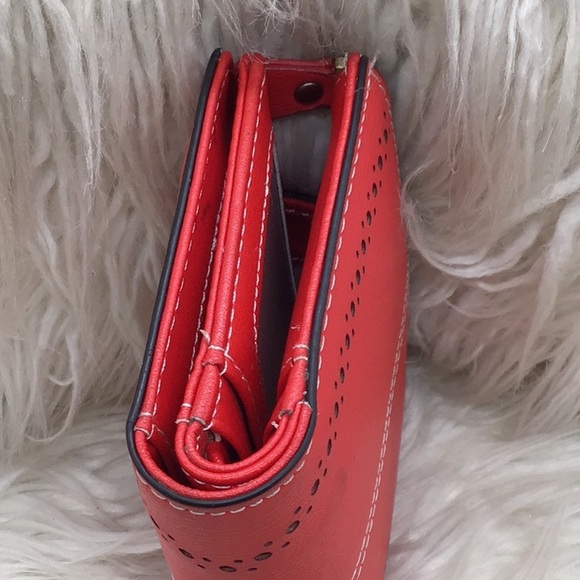 Sendefn Red Billfold Wallet - Picture 10 of 10